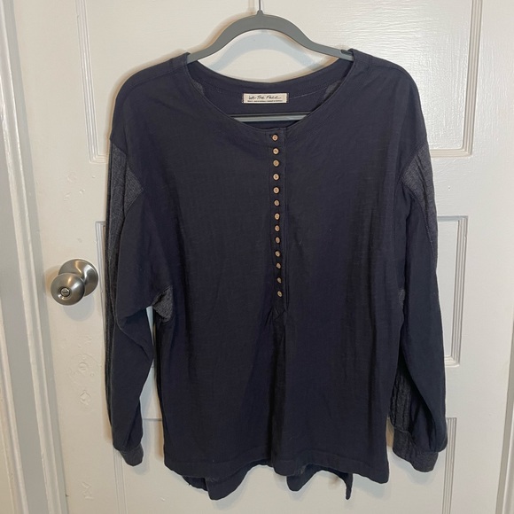 WE THE FREE charcoal long sleeve henley top - Picture 1 of 5